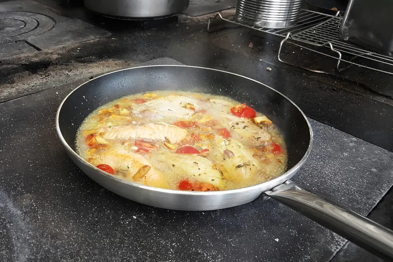 Fisch- und Fleischgerichte aus der Pfanne